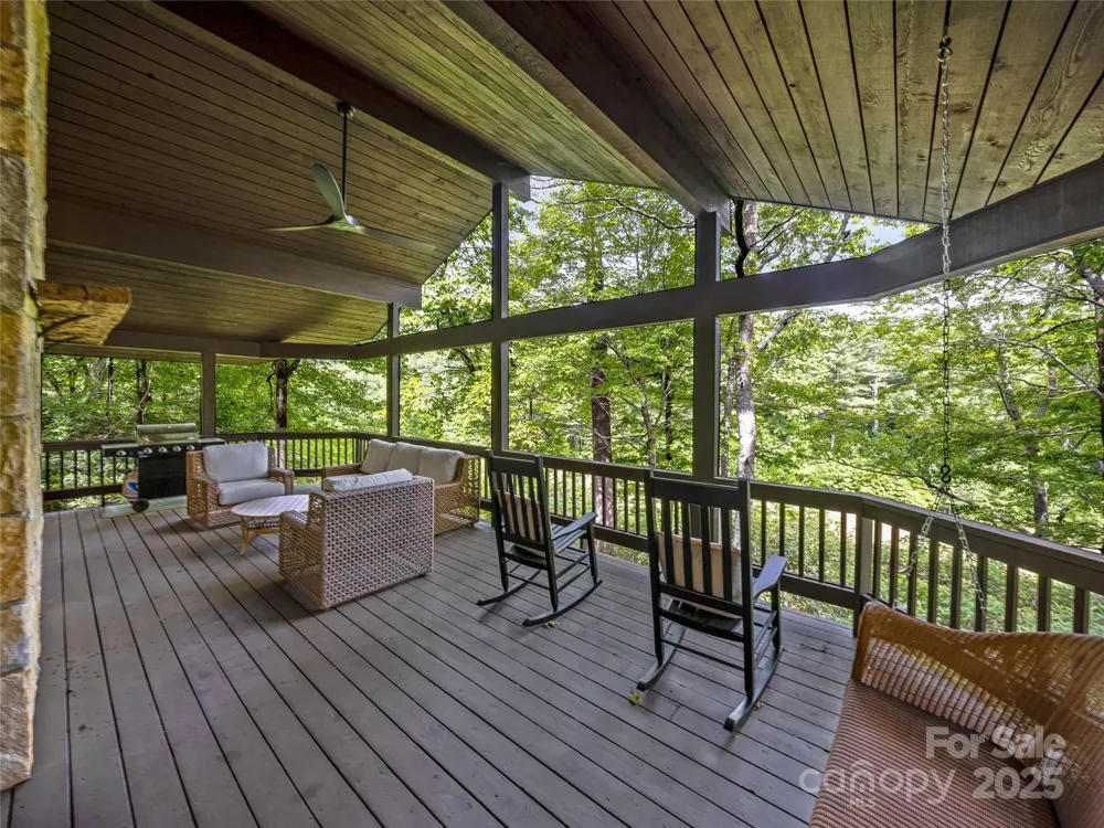 412 Cherokee Trace Lake Toxaway, NC 28747