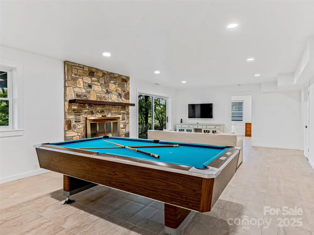 412 Cherokee Trace Lake Toxaway, NC 28747