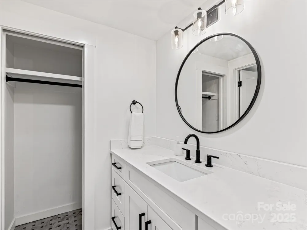 412 Cherokee Trace Lake Toxaway, NC 28747