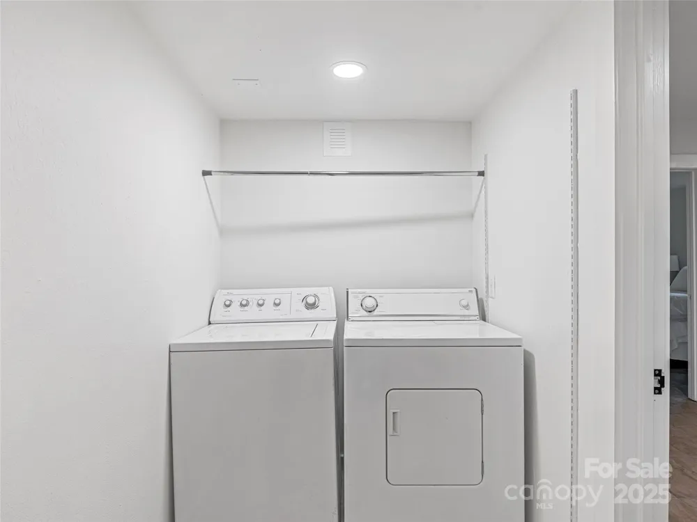 412 Cherokee Trace Lake Toxaway, NC 28747