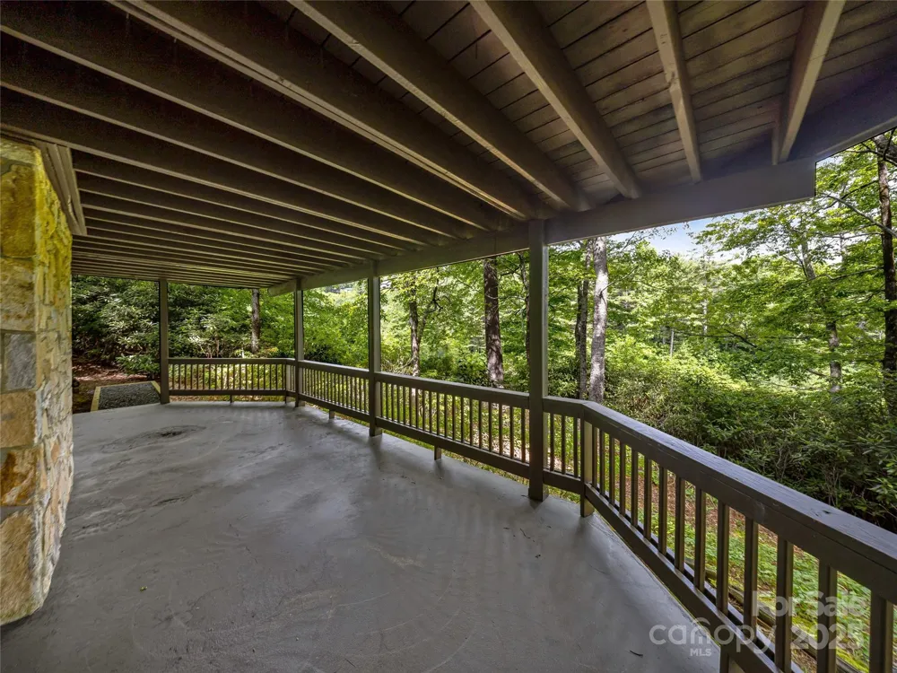 412 Cherokee Trace Lake Toxaway, NC 28747