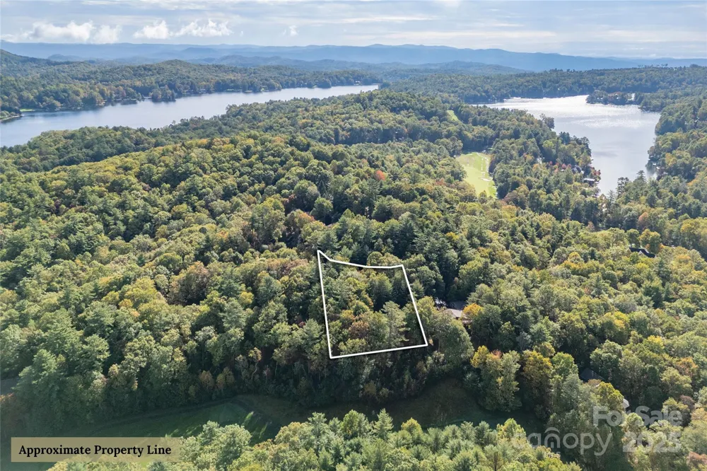 412 Cherokee Trace Lake Toxaway, NC 28747