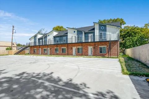 515 S First Street #8