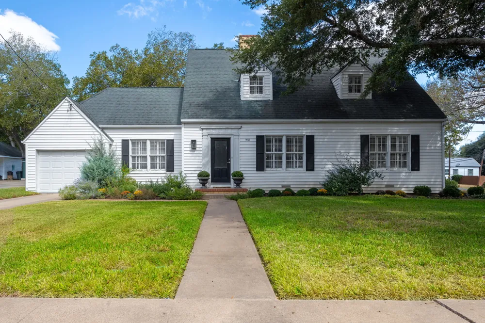 901 Anderson Street Schulenburg, TX 78956