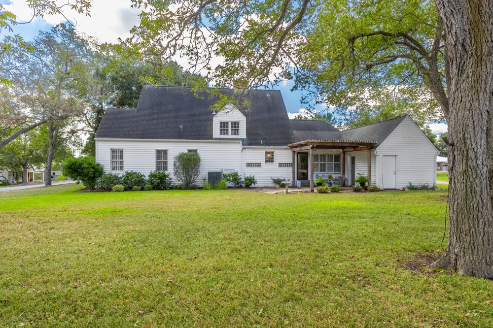 901 Anderson Street Schulenburg, TX 78956