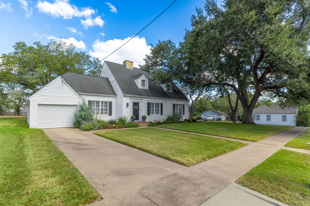 901 Anderson Street Schulenburg, TX 78956