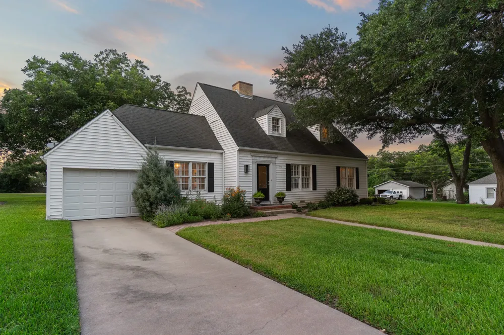 901 Anderson Street Schulenburg, TX 78956