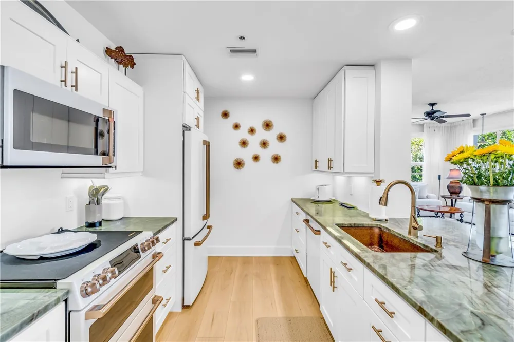 615 DREAM ISLAND PLACE #201 Longboat Key, FL 34228