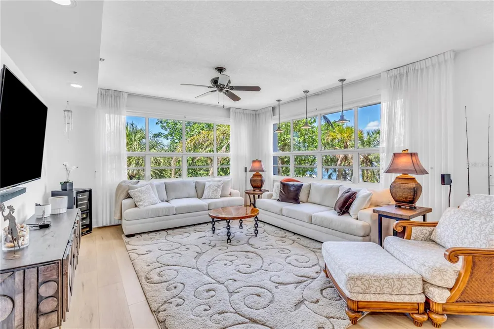 615 DREAM ISLAND PLACE #201 Longboat Key, FL 34228