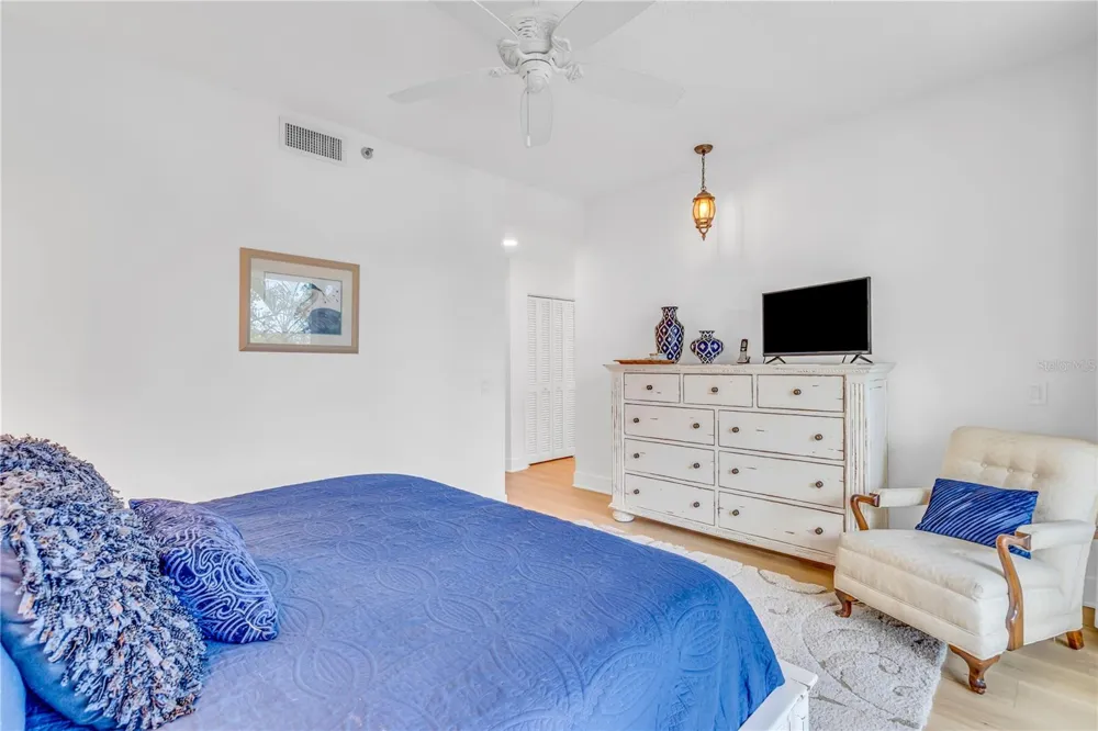 615 DREAM ISLAND PLACE #201 Longboat Key, FL 34228