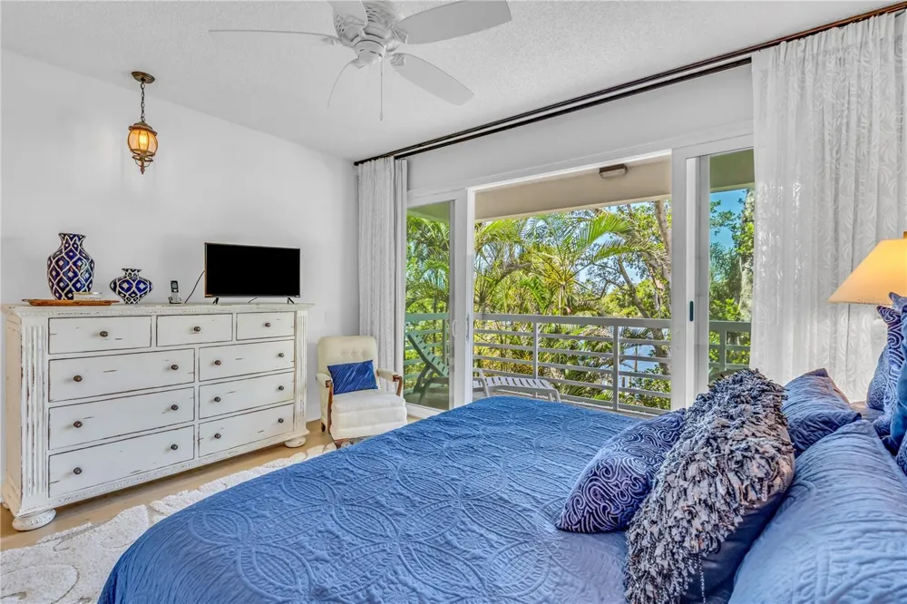 615 DREAM ISLAND PLACE #201 Longboat Key, FL 34228