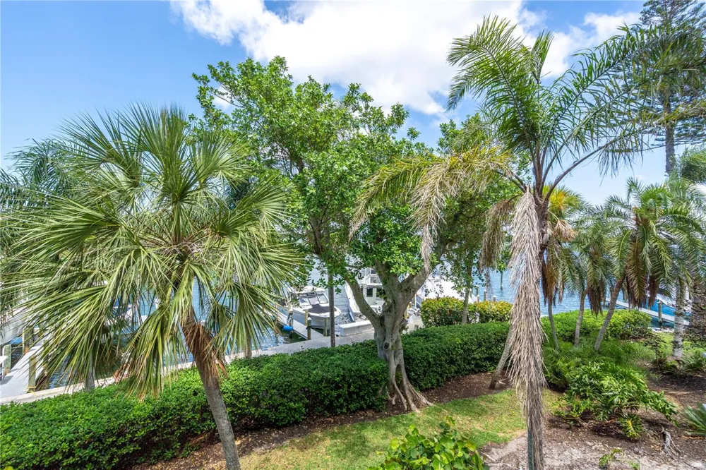615 DREAM ISLAND PLACE #201 Longboat Key, FL 34228