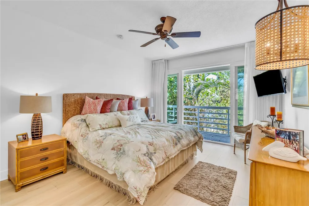 615 DREAM ISLAND PLACE #201 Longboat Key, FL 34228