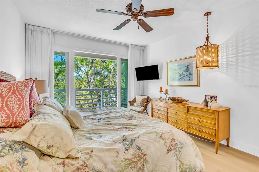 615 DREAM ISLAND PLACE #201 Longboat Key, FL 34228
