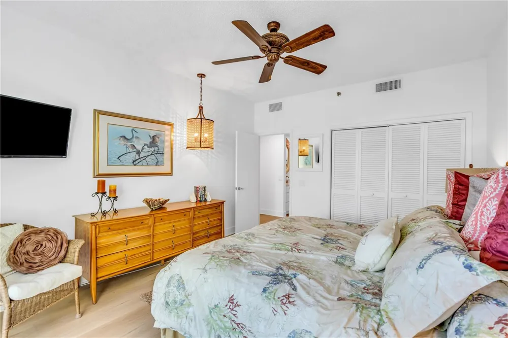615 DREAM ISLAND PLACE #201 Longboat Key, FL 34228