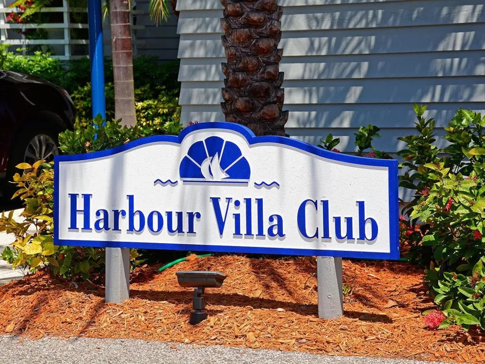 615 DREAM ISLAND PLACE #201 Longboat Key, FL 34228