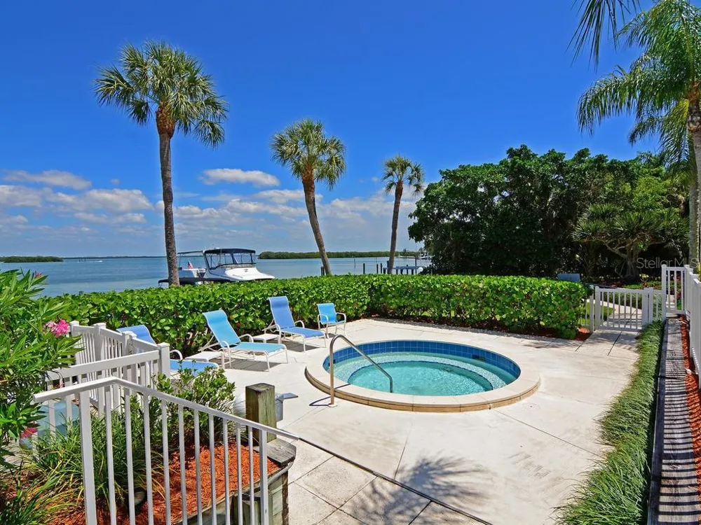615 DREAM ISLAND PLACE #201 Longboat Key, FL 34228
