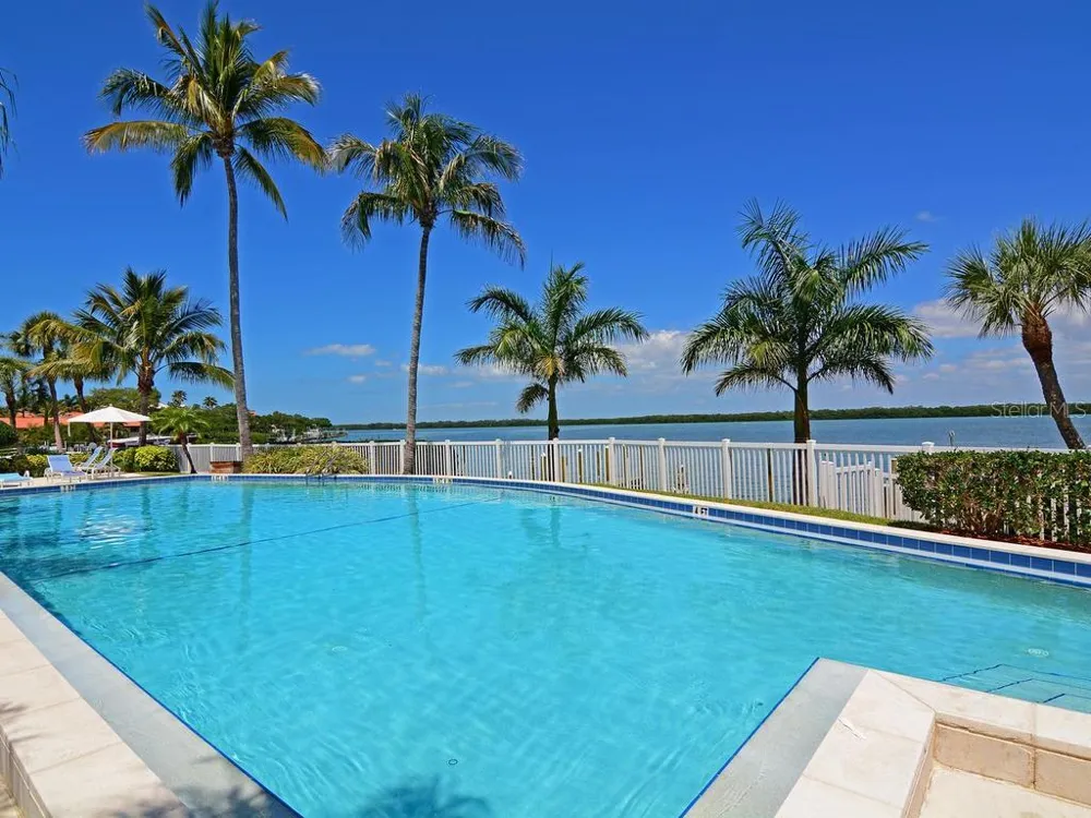 615 DREAM ISLAND PLACE #201 Longboat Key, FL 34228