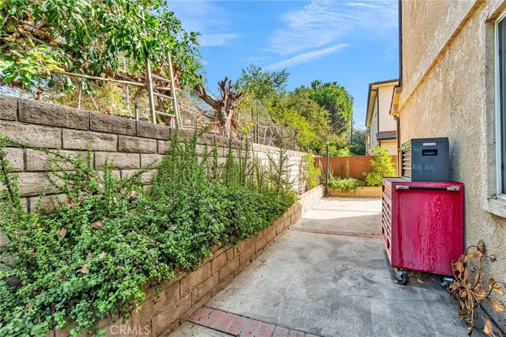 9155 Cedros Avenue #12 Panorama City, CA 91402
