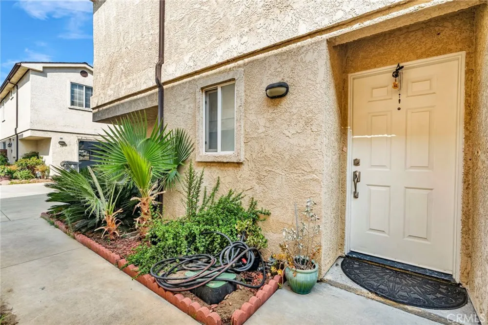9155 Cedros Avenue #12 Panorama City, CA 91402