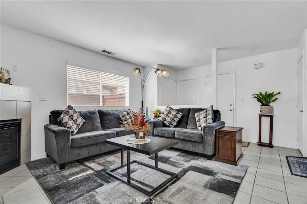 9155 Cedros Avenue #12 Panorama City, CA 91402