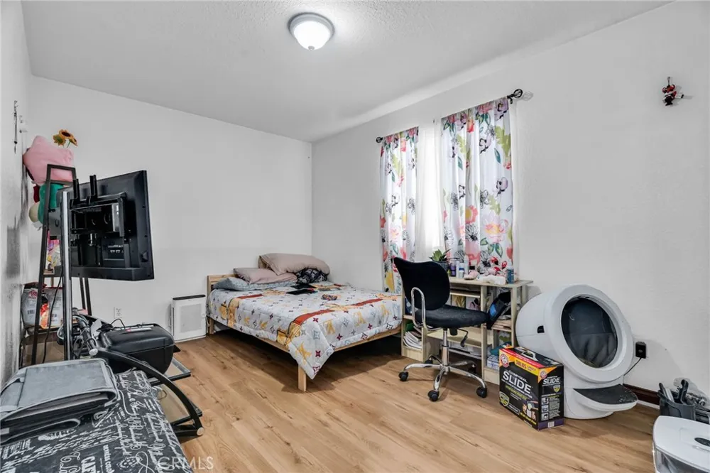 9155 Cedros Avenue #12 Panorama City, CA 91402