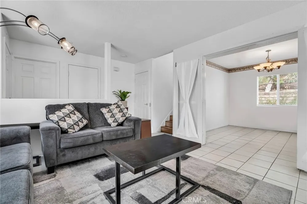 9155 Cedros Avenue #12 Panorama City, CA 91402
