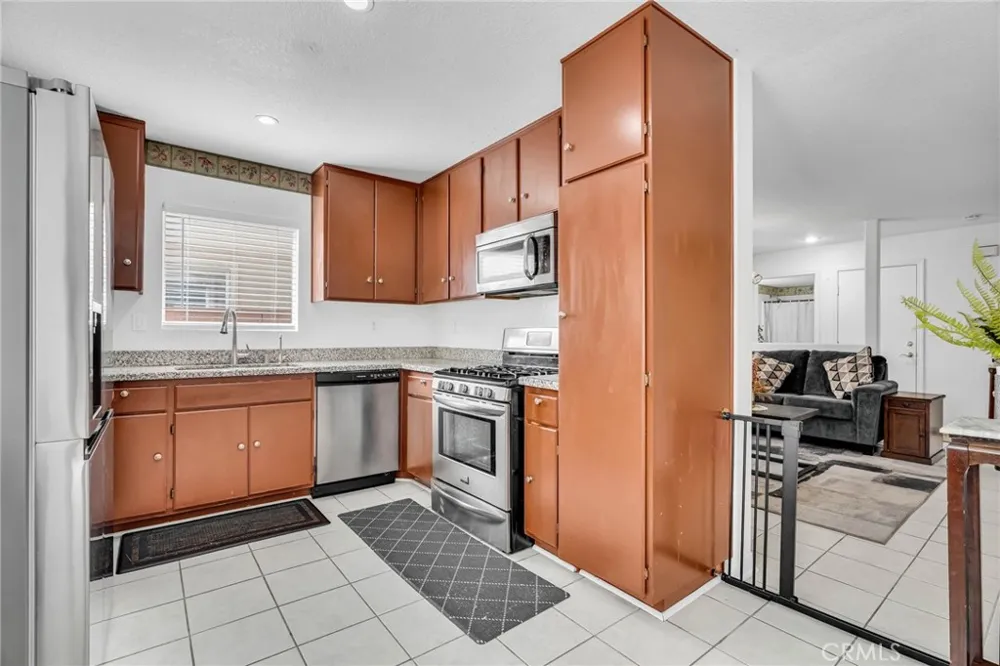 9155 Cedros Avenue #12 Panorama City, CA 91402