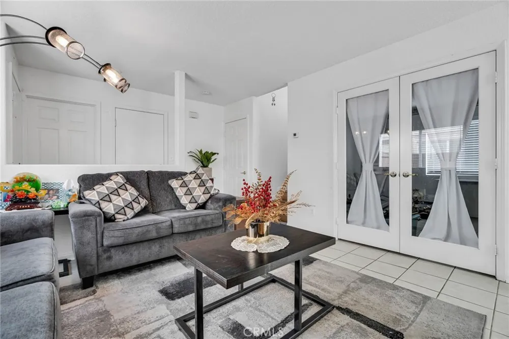9155 Cedros Avenue #12 Panorama City, CA 91402