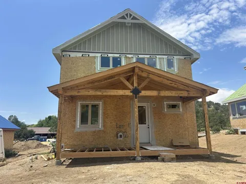 832 Heartwood Lane