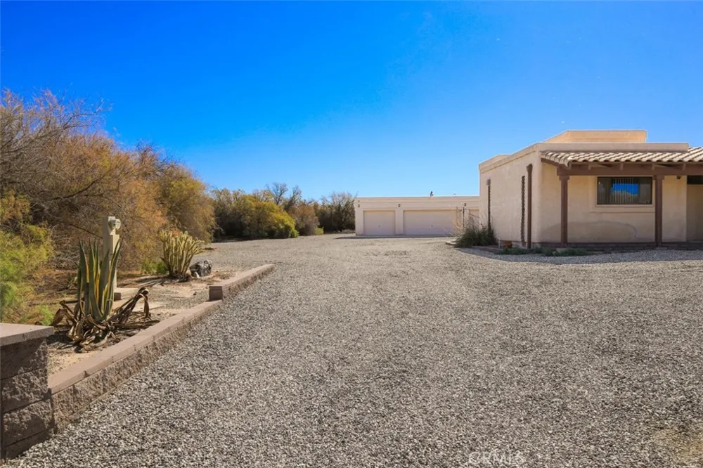 6509 Salulu Big River, CA 92242