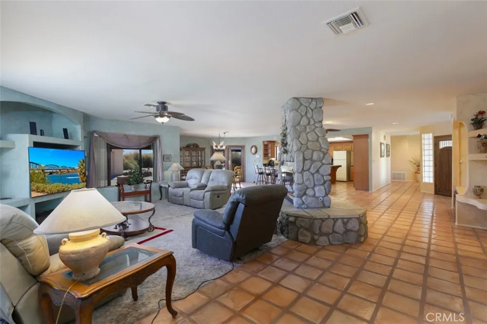 6509 Salulu Big River, CA 92242