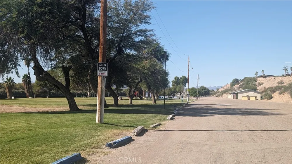 6509 Salulu Big River, CA 92242