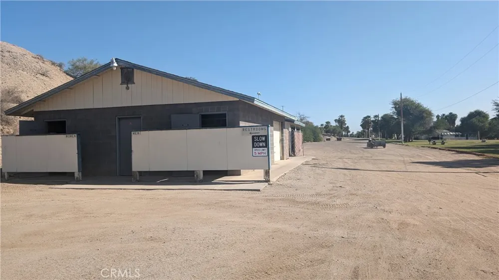 6509 Salulu Big River, CA 92242