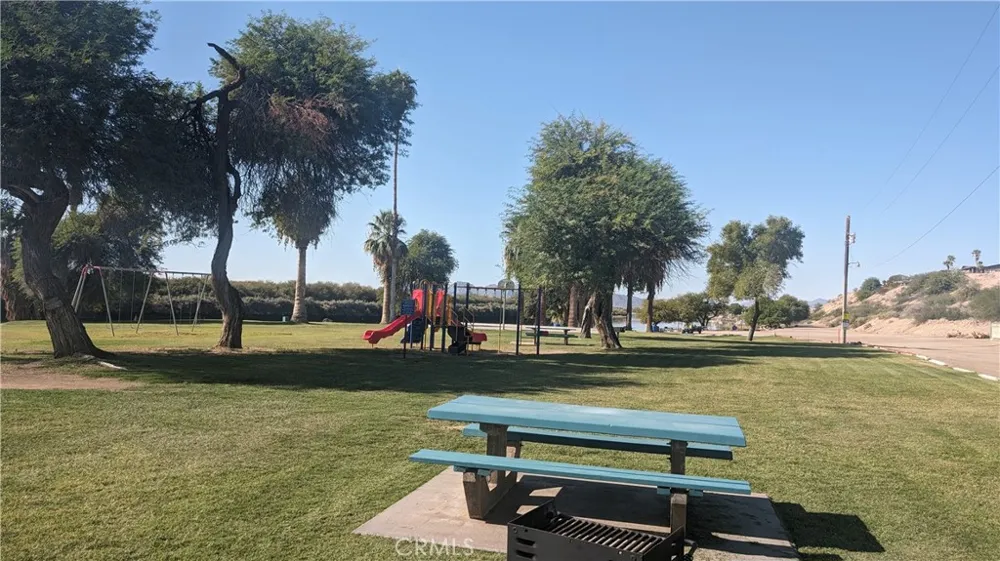 6509 Salulu Big River, CA 92242