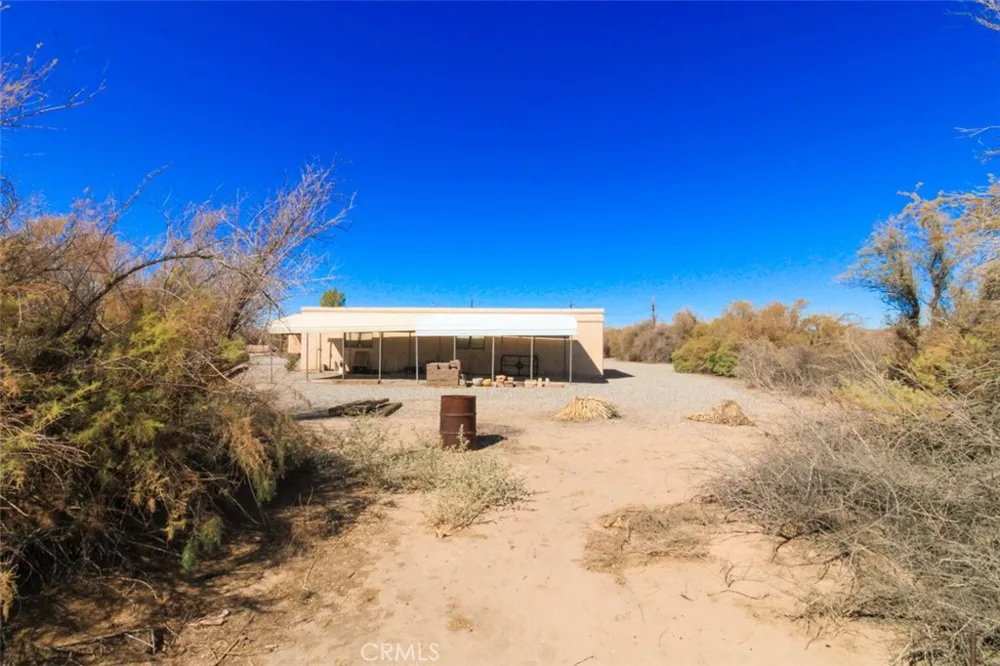 6509 Salulu Big River, CA 92242