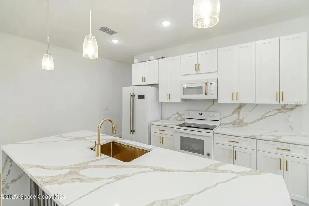 435 GOLDSMITH AVENUE NW Palm Bay, FL 32907
