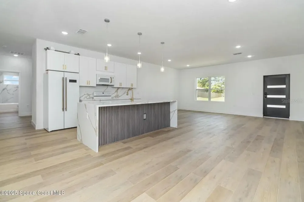 435 GOLDSMITH AVENUE NW Palm Bay, FL 32907