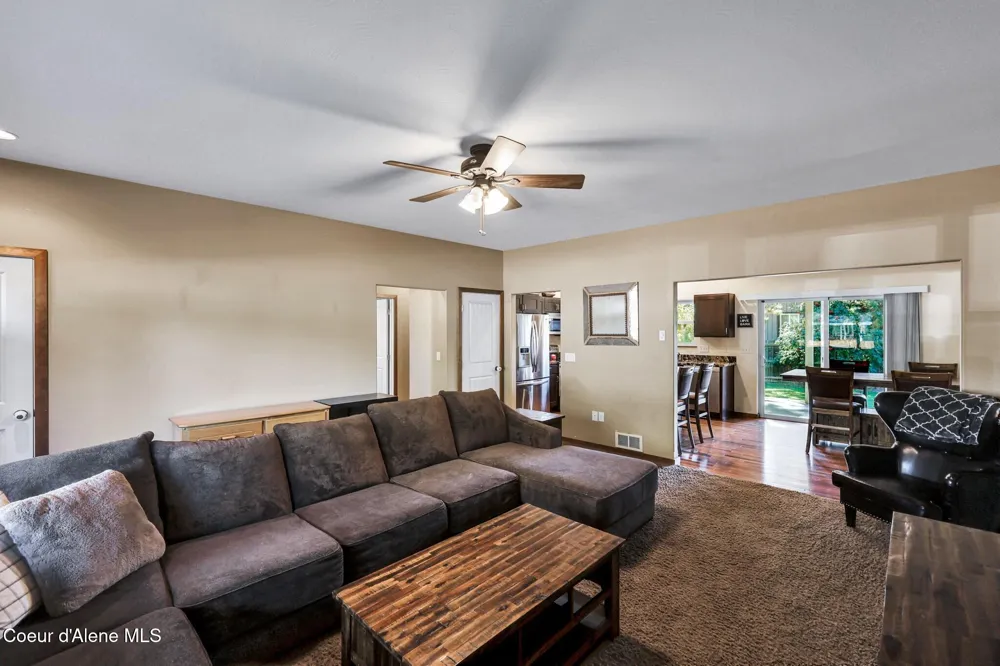 12 Troudt Court Priest River, ID 83856