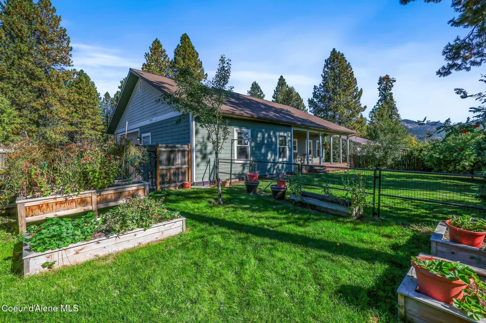 12 Troudt Court Priest River, ID 83856