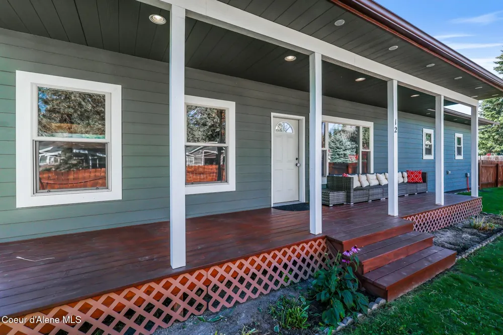 12 Troudt Court Priest River, ID 83856
