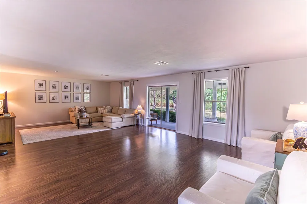 145 Camilla Circle Bellville, TX 77418