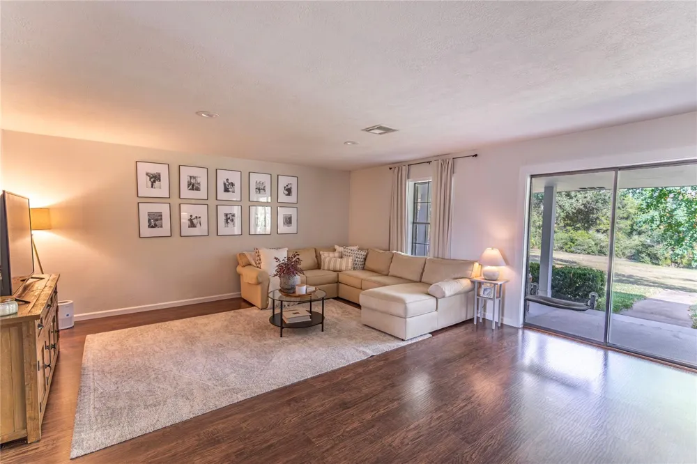 145 Camilla Circle Bellville, TX 77418
