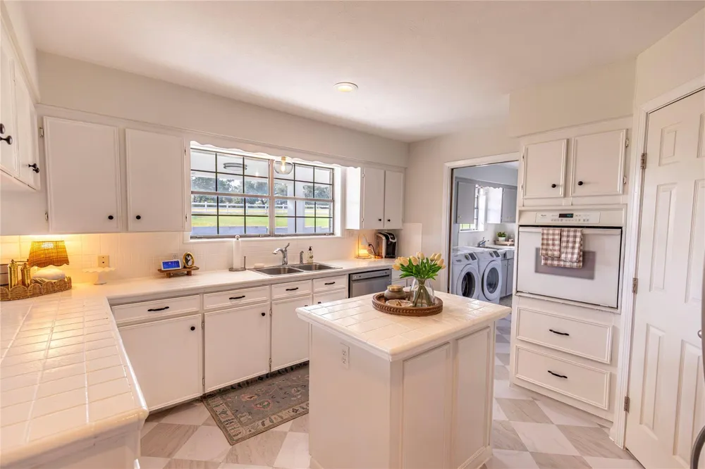 145 Camilla Circle Bellville, TX 77418