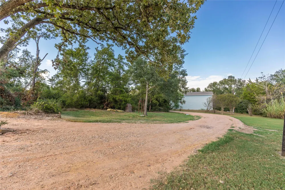 145 Camilla Circle Bellville, TX 77418
