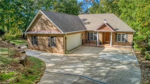 906 Rocky Cove Lane