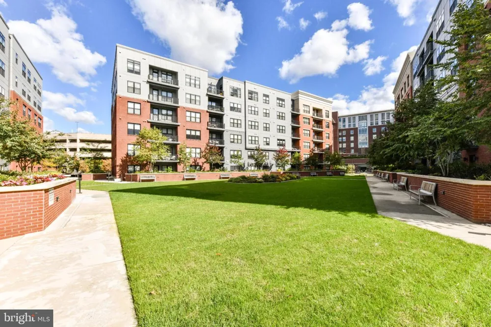 2960 VADEN DRIVE #2-406 Fairfax, VA 22031