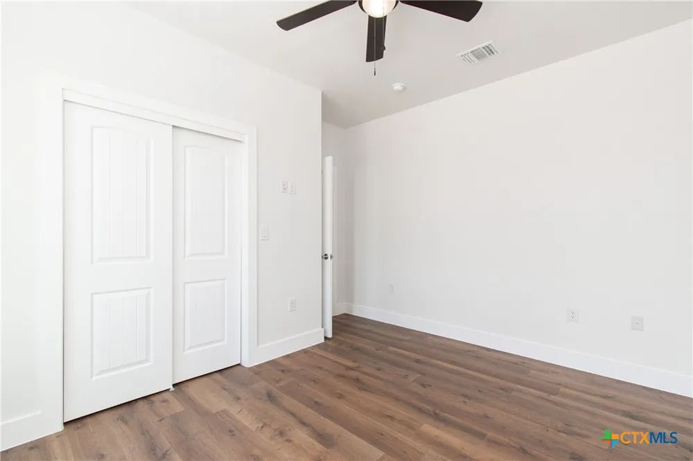 121 Calvin Smith Lane #A & B Jarrell, TX 76537