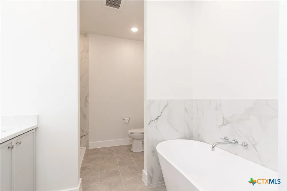 121 Calvin Smith Lane #A & B Jarrell, TX 76537