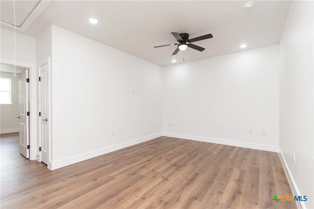 121 Calvin Smith Lane #A & B Jarrell, TX 76537